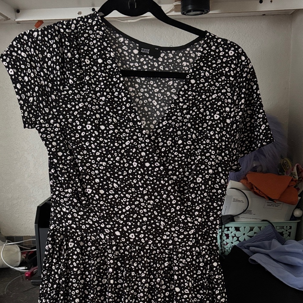 Muse Petite navy/white floral jumpsuit